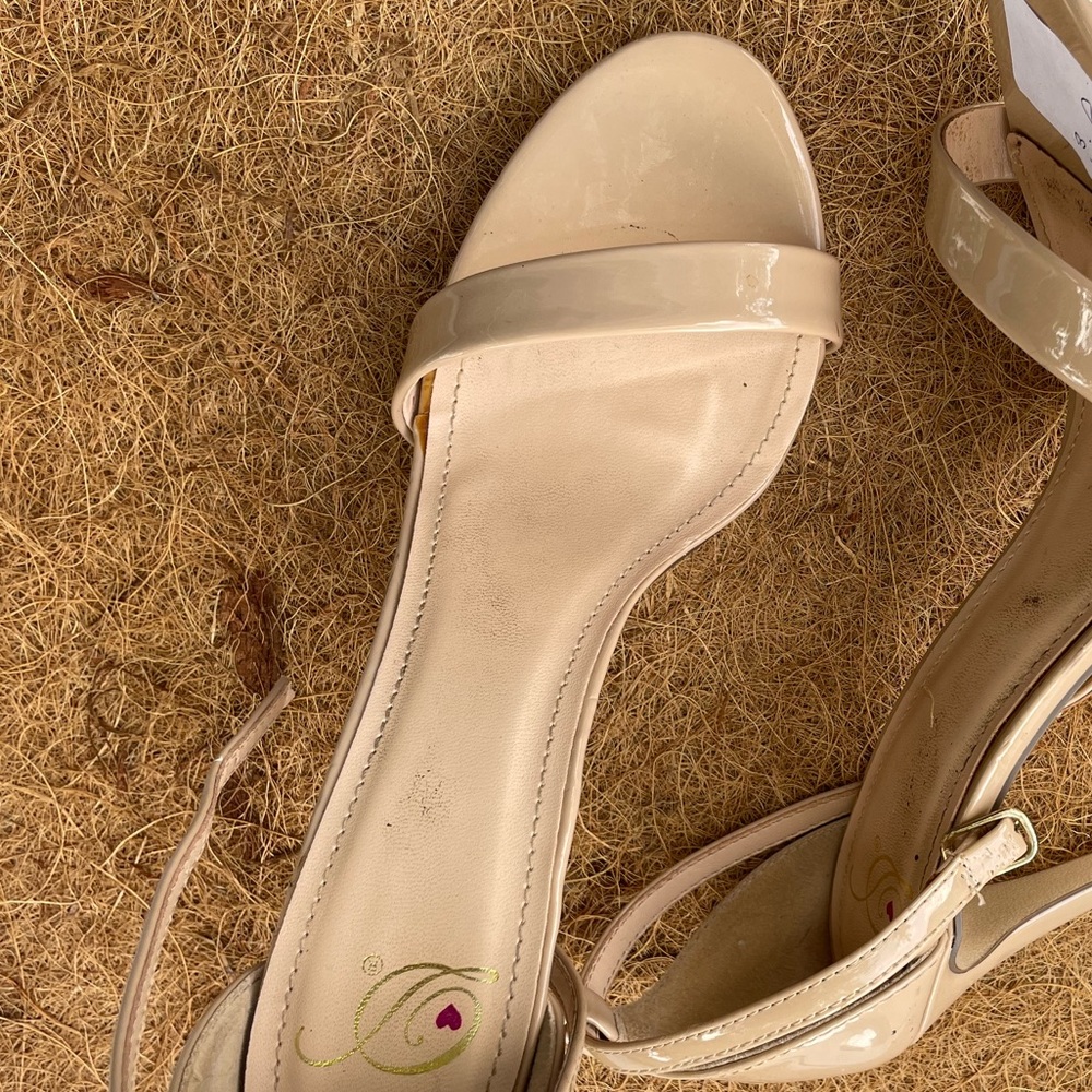 Woman high heels size 9